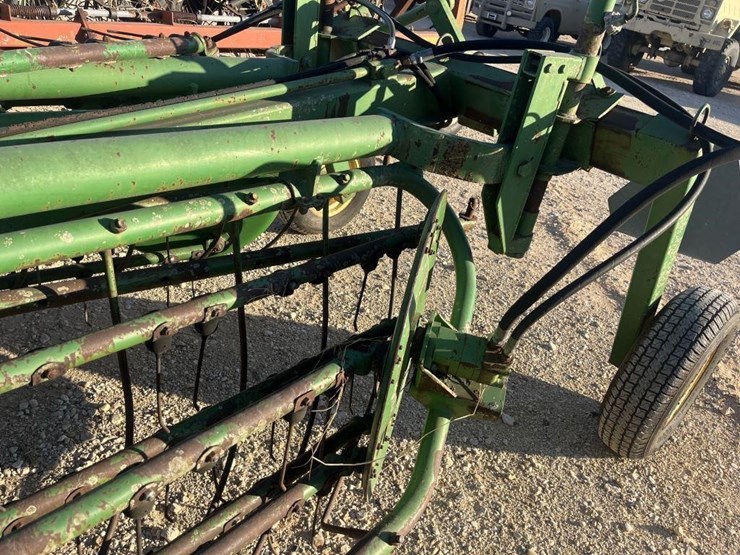 john-deere-700-image-10