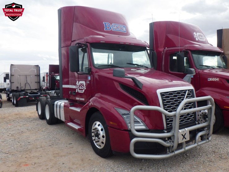 2023-volvo-vnl-300-image-3