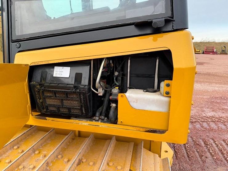 caterpillar-d5k2-lgp-image-40