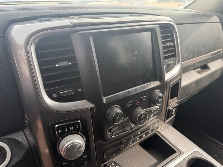 2015-dodge-1500-image-16