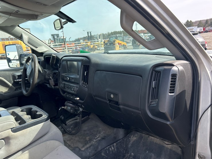 2018-chevrolet-2500-image-49