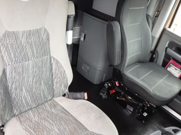 2022-kenworth-t680-image-5