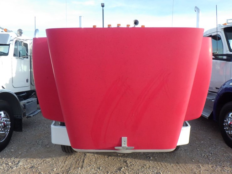 2002-peterbilt-385-image-22