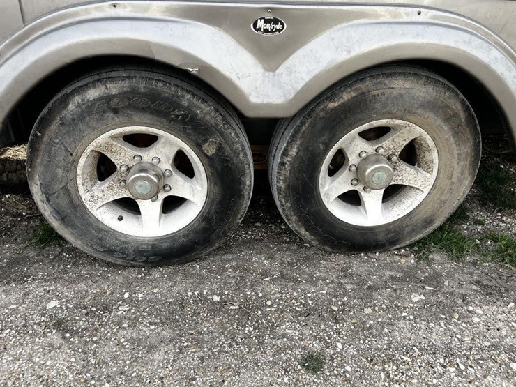 l1--2006-escalade-32'-travel-trailer-image-38