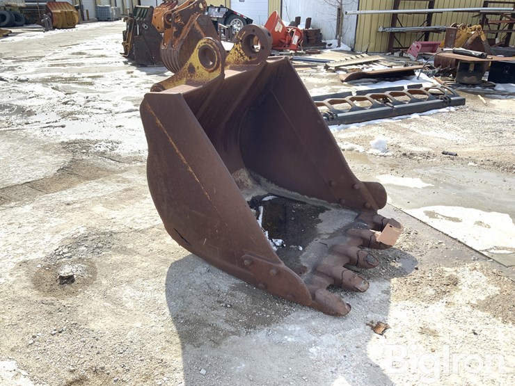 komatsu-pc200-image-3