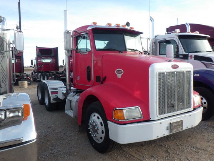 2002-peterbilt-385-image-3