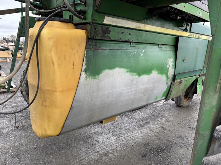 1989-john-deere-6000-image-16