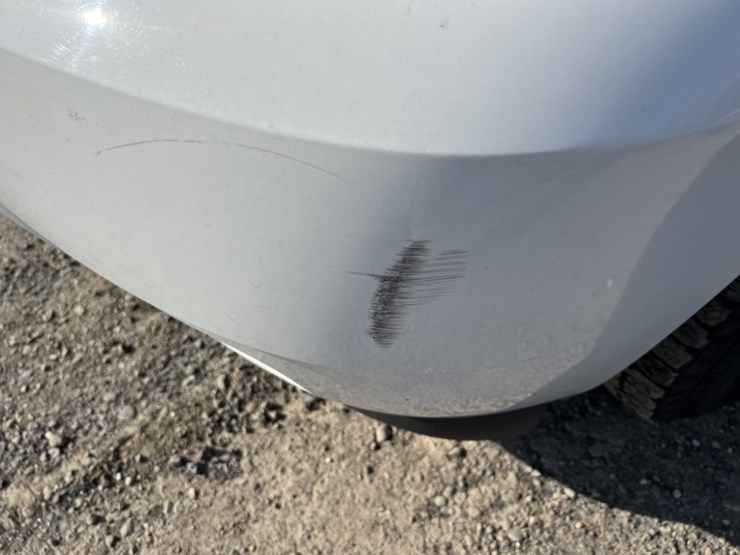 2013-chevrolet-suburban-image-31