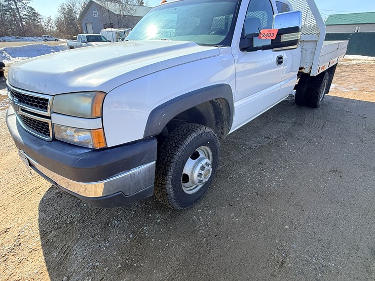 2006-chevrolet-3500hd-image-9