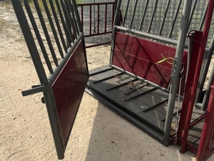 l1--ww-squeeze-chute-image-7