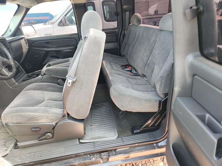 2005-chevrolet-silverado-1500-image-17