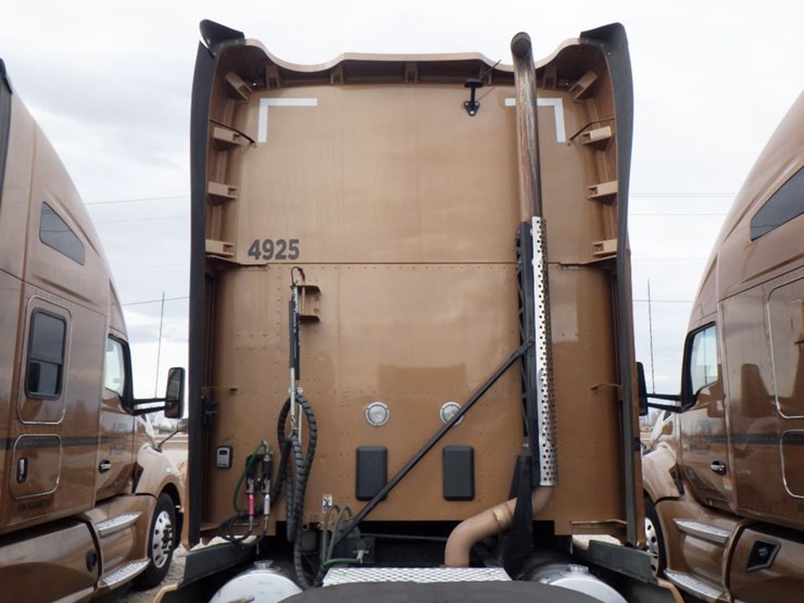 2022-kenworth-t680-image-19