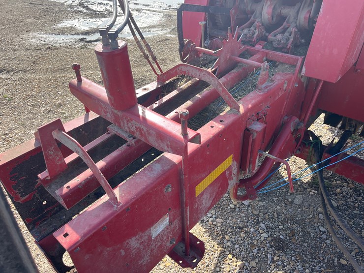 new-holland-575-image-14