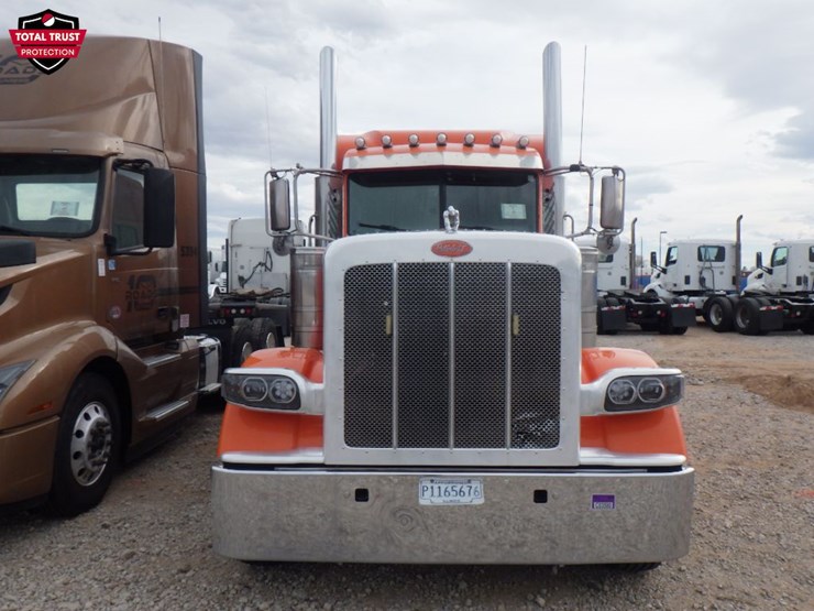 2023-peterbilt-389-image-2