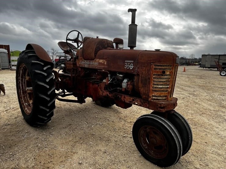 l2---farmall-350-l.p.-gas-image-1