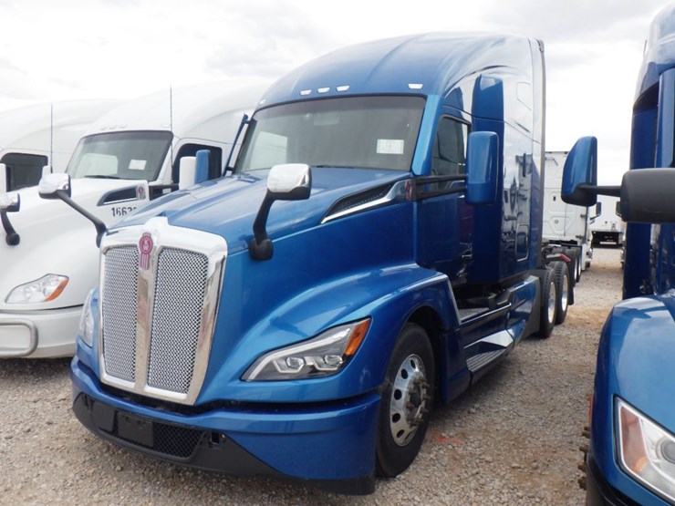 2022-kenworth-t680-image-1