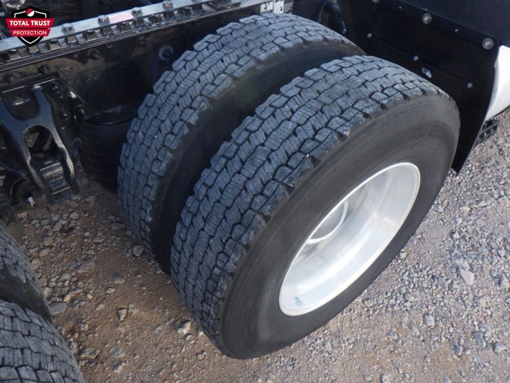 2021-kenworth-t680-image-5