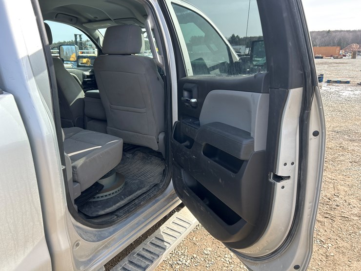 2018-chevrolet-2500-image-45