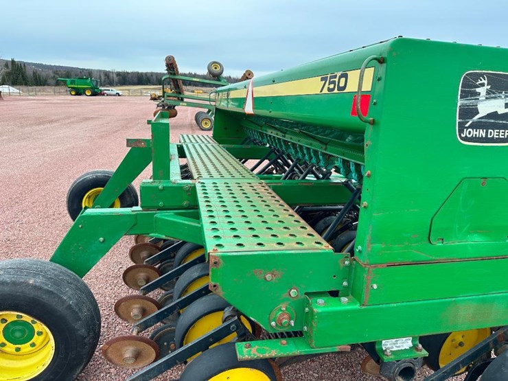 john-deere-750-image-24