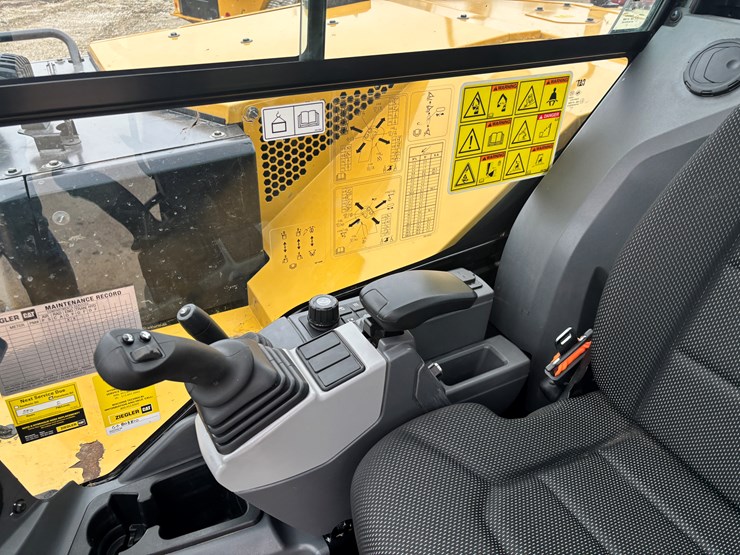 2023-caterpillar-308-image-32