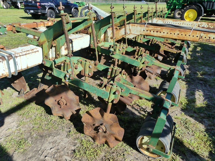 john-deere-1700-image-7