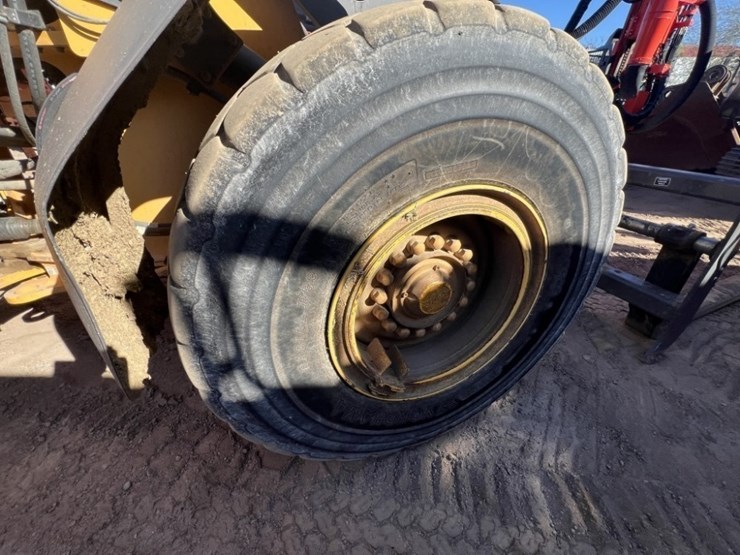 2022-volvo-l90h-image-12