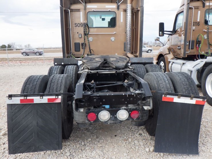 2022-kenworth-t680-image-8