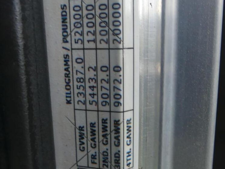 2021-peterbilt-389-image-19