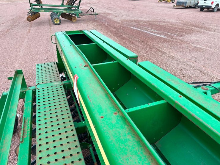 john-deere-750-image-43