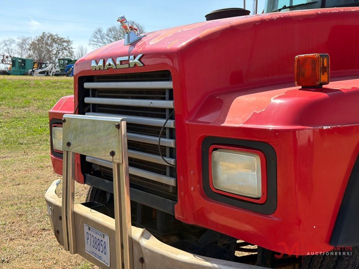 1993-mack-rd690s-image-6