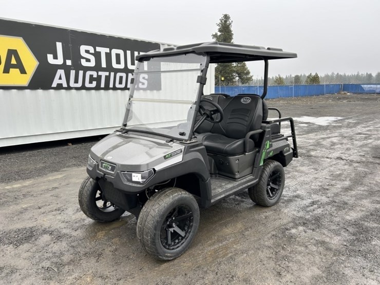 2024-envy-nv4-electric-golf-cart-image-1