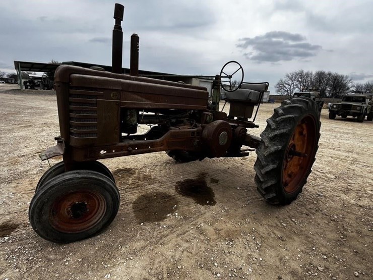 john-deere-model-b-image-1