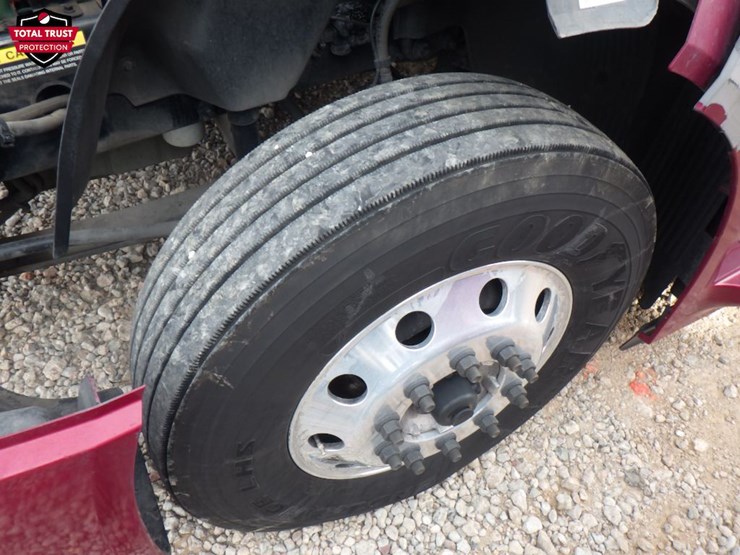 2024-volvo-vnl-300-image-21