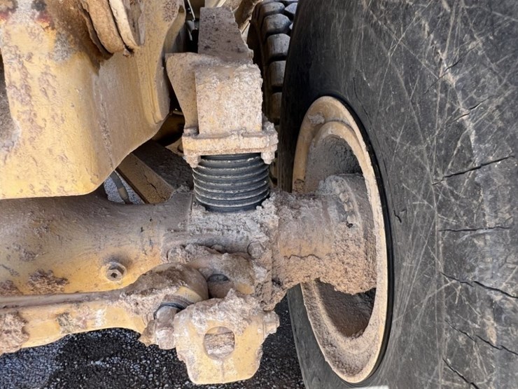 2013-caterpillar-740b-image-20