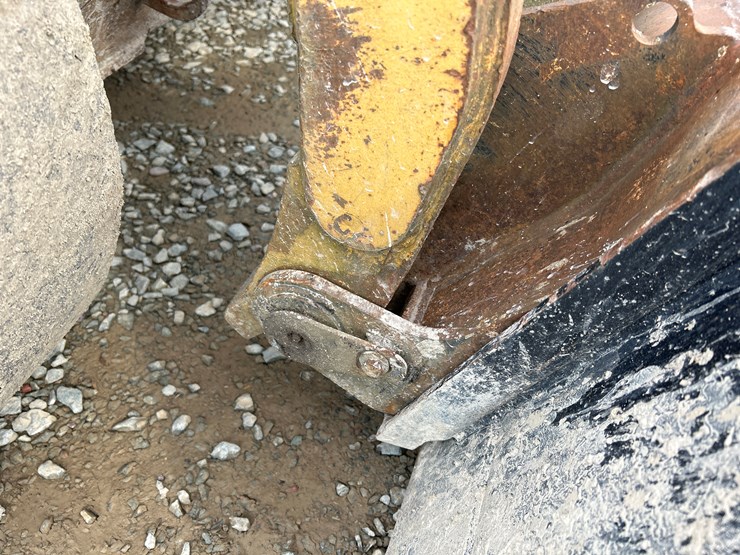 caterpillar-252b-image-11