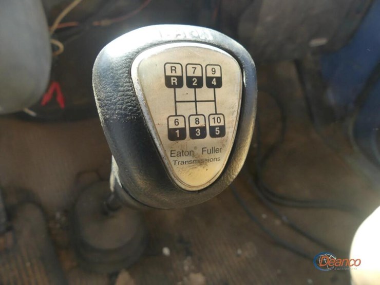 1985-ford-8000-image-16