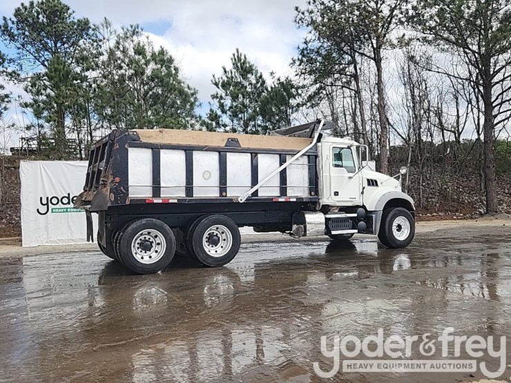 2011-mack-gu713-image-4