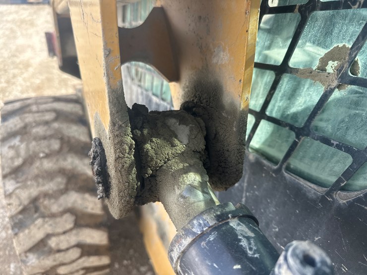 caterpillar-226d-image-23