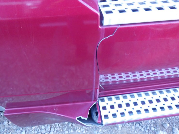 2021-volvo-vnl-300-image-4