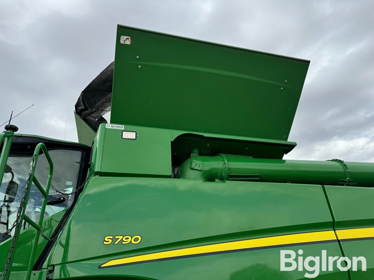 2020-john-deere-s790-image-16