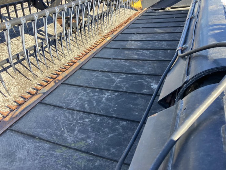 new-holland-84c-image-12