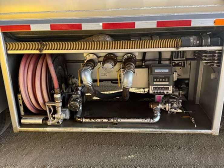 1996-ford-l8000-image-12