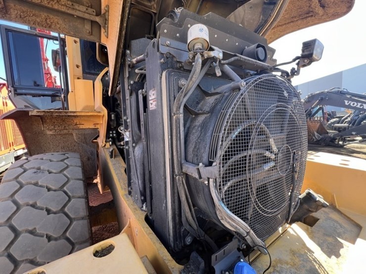 2022-volvo-l90h-image-14