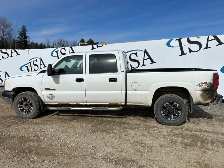 2006-chevrolet-2500-image-2