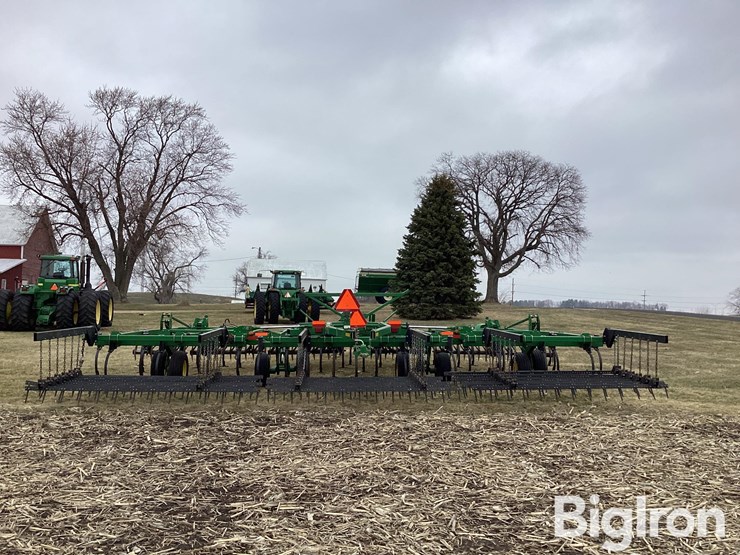 john-deere-2310-image-6