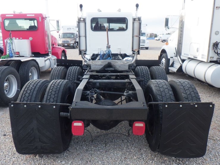 1997-peterbilt-379-image-10