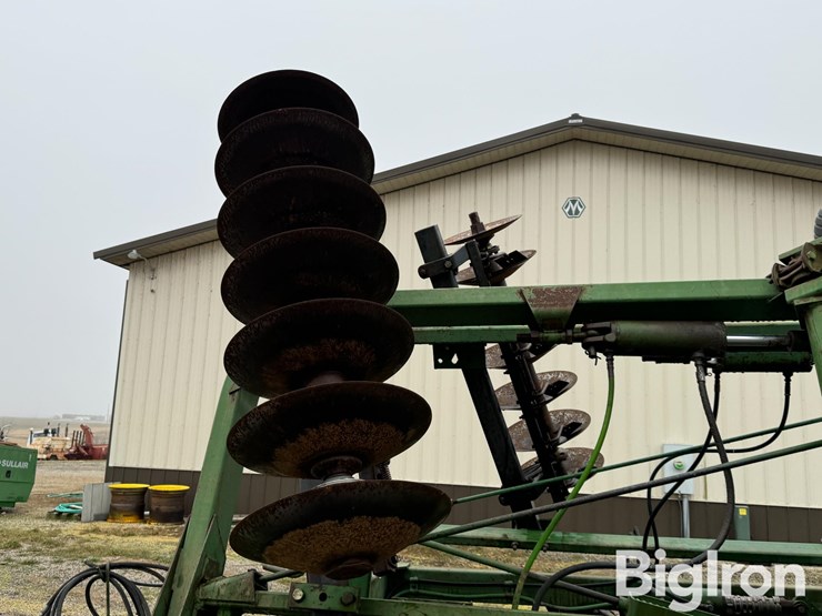 john-deere-235-image-18