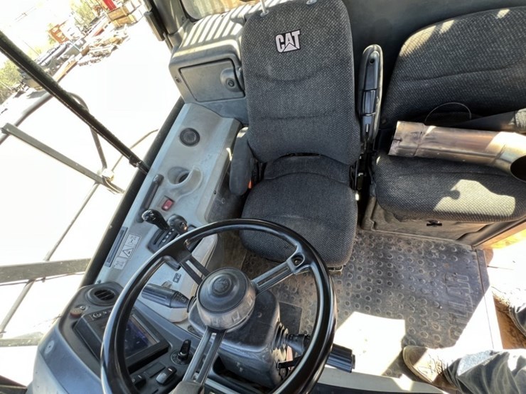 2012-caterpillar-740b-image-32