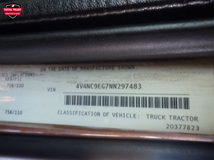 2022-volvo-vnl-300-image-16