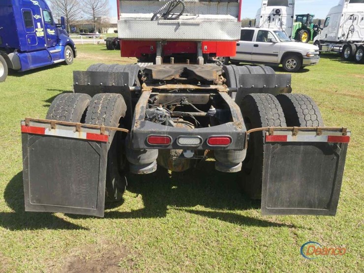 2017-peterbilt-389-image-5